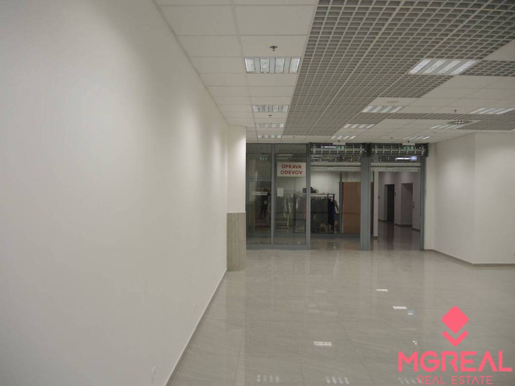 Obchodné priestory v centre Trnavy - 8