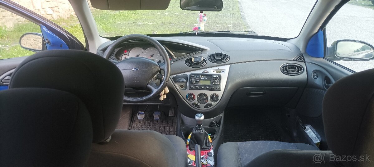 Ford FOCUS 2.0i 16v Sport - 8