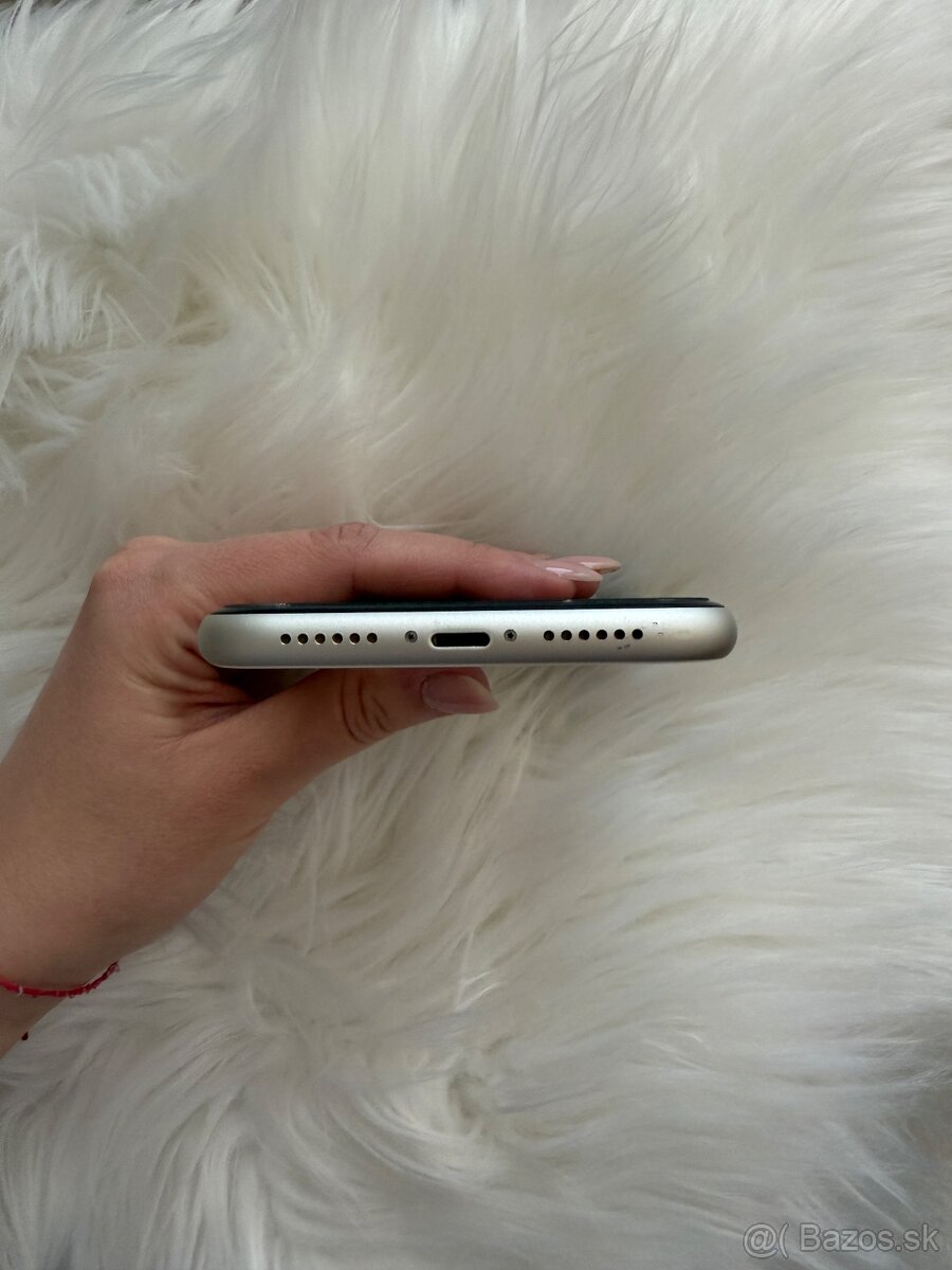 iPhone 11 64gb white - 8