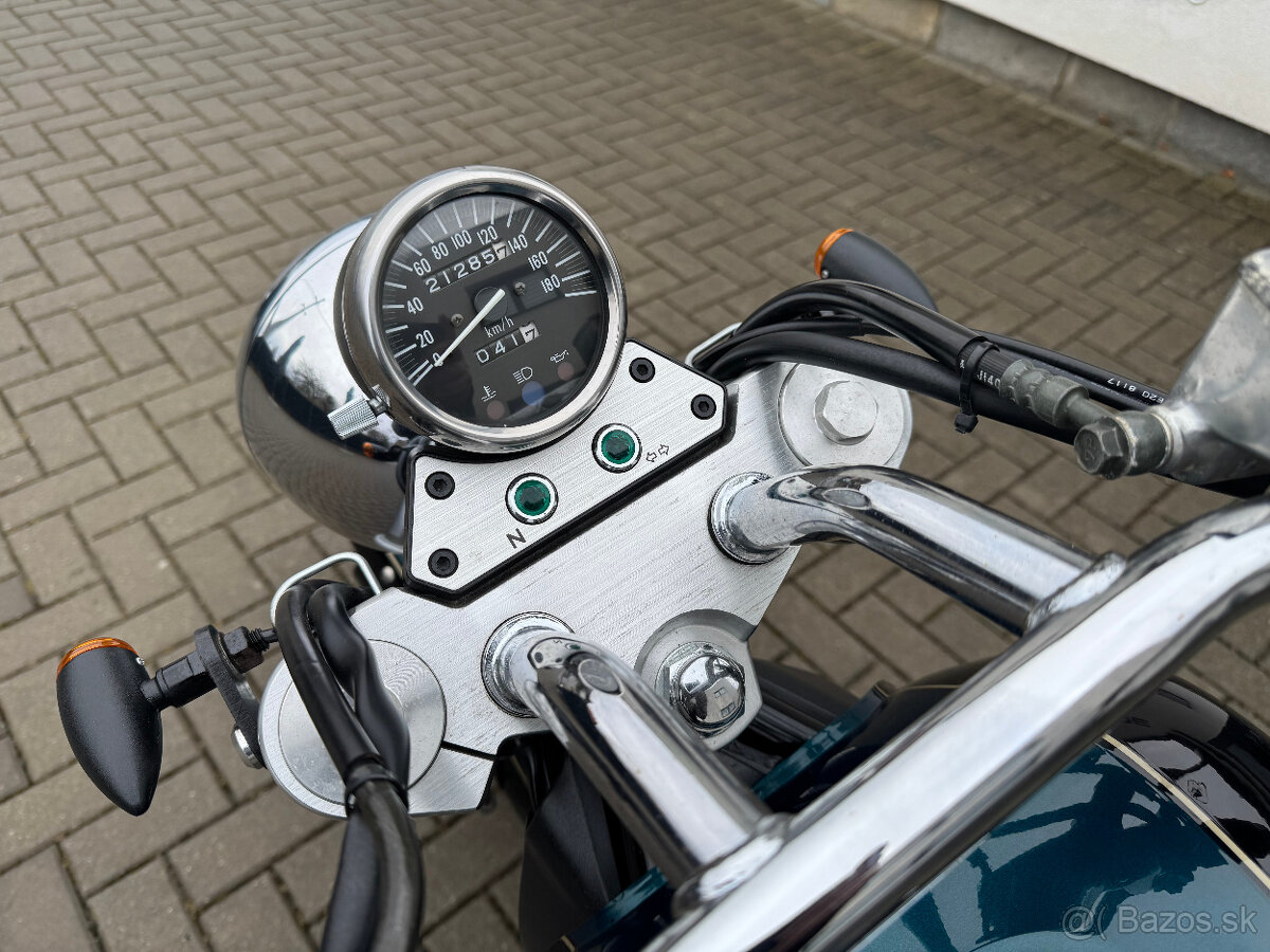 Suzuki VZ 800 Marauder - 8