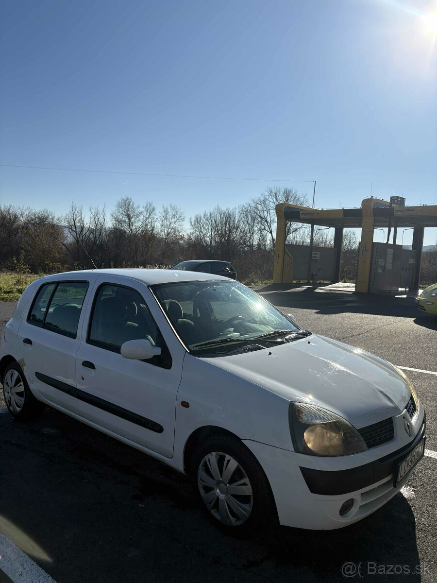 Renault Clio 1.4 16v - 8