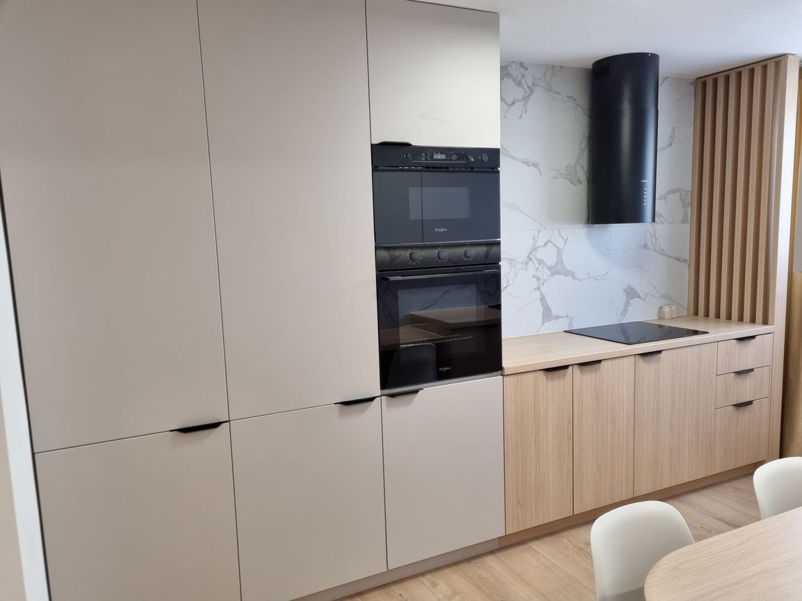 PRENÁJOM – EXKLUZÍVNY, NADŠTANDARDNÝ 2-IZBOVÝ BYT (71 m²) V - 8