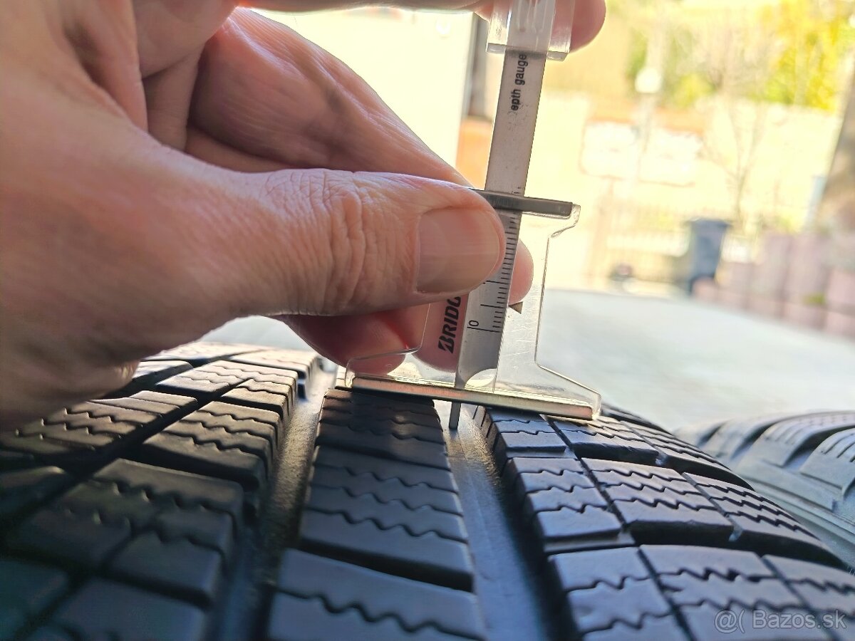 zimne pneu Hankook 215/55 R17 - 8