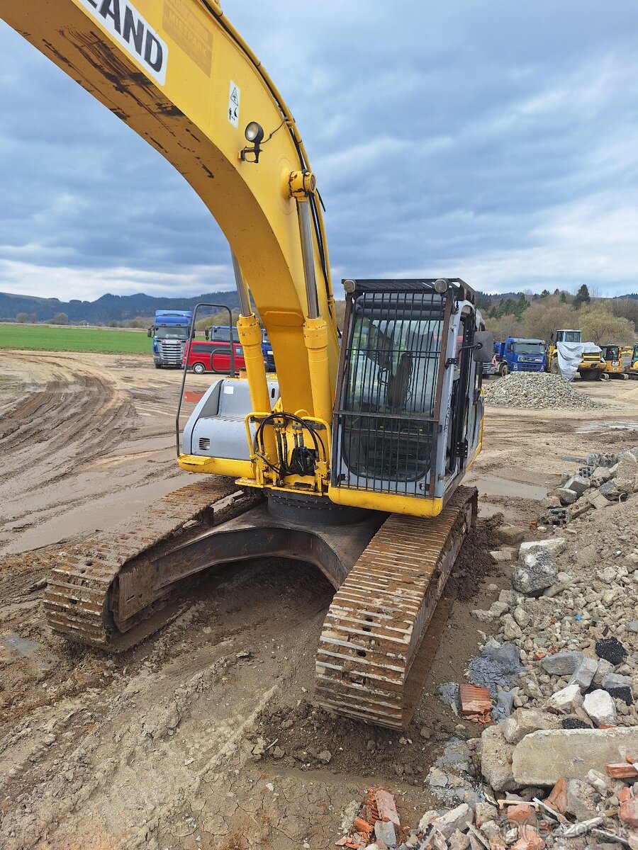 New Holland E305 - 8