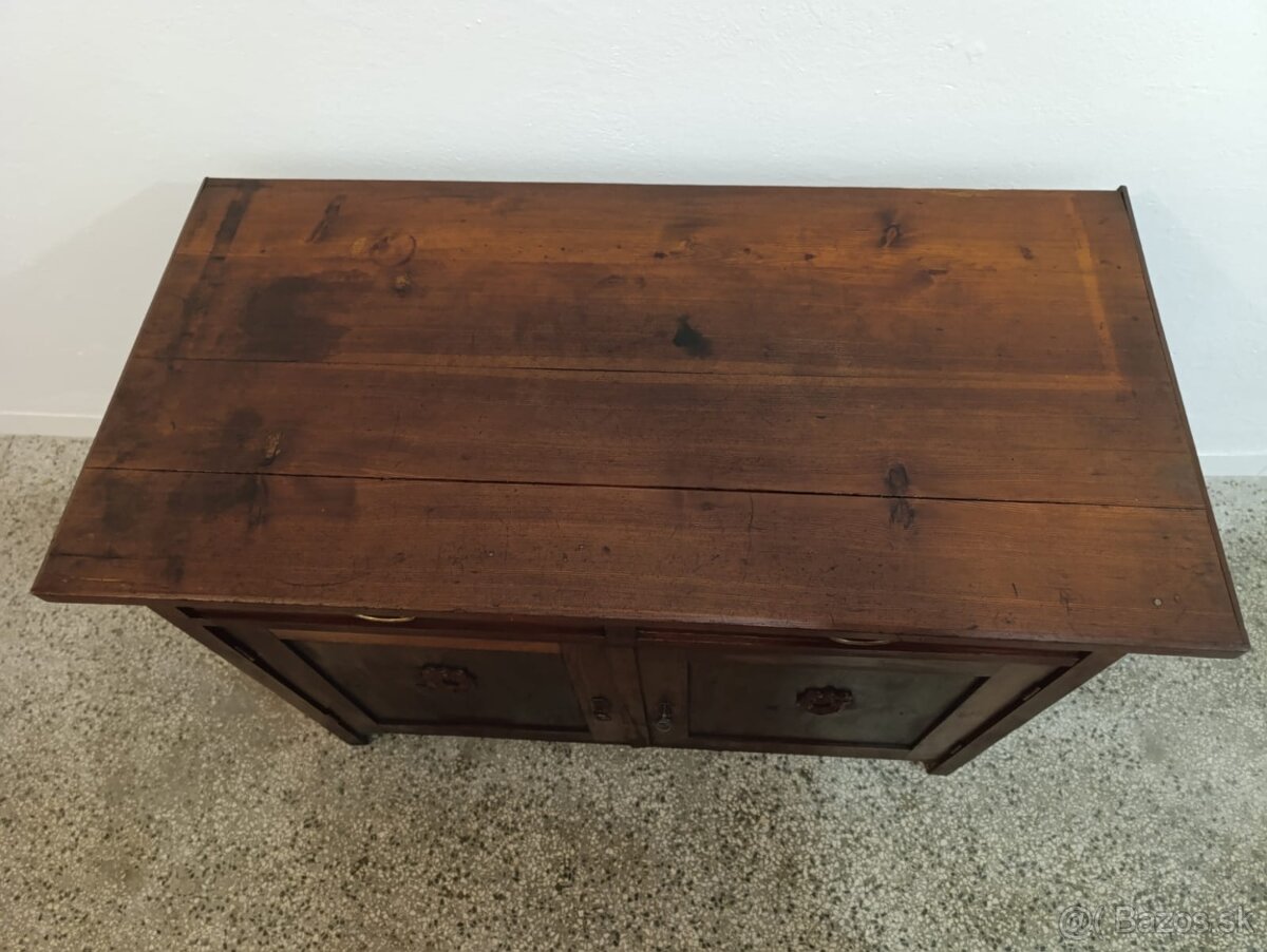 Starožitná komoda, nábytek z masívu, Nábytek s příběhem - 8