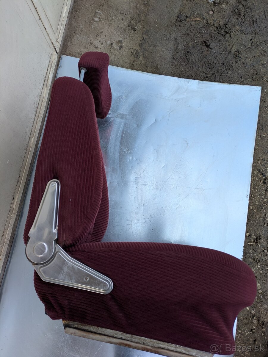 Predné sedačky Tatra 613 - 8