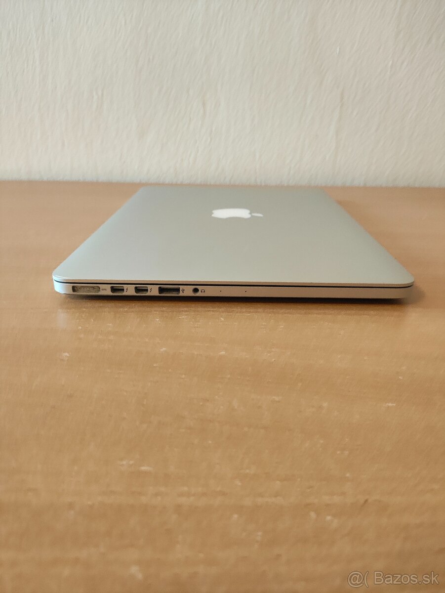 MacBook Pro 2015 13" | i5 • 8GB • 256GB SSD - 8