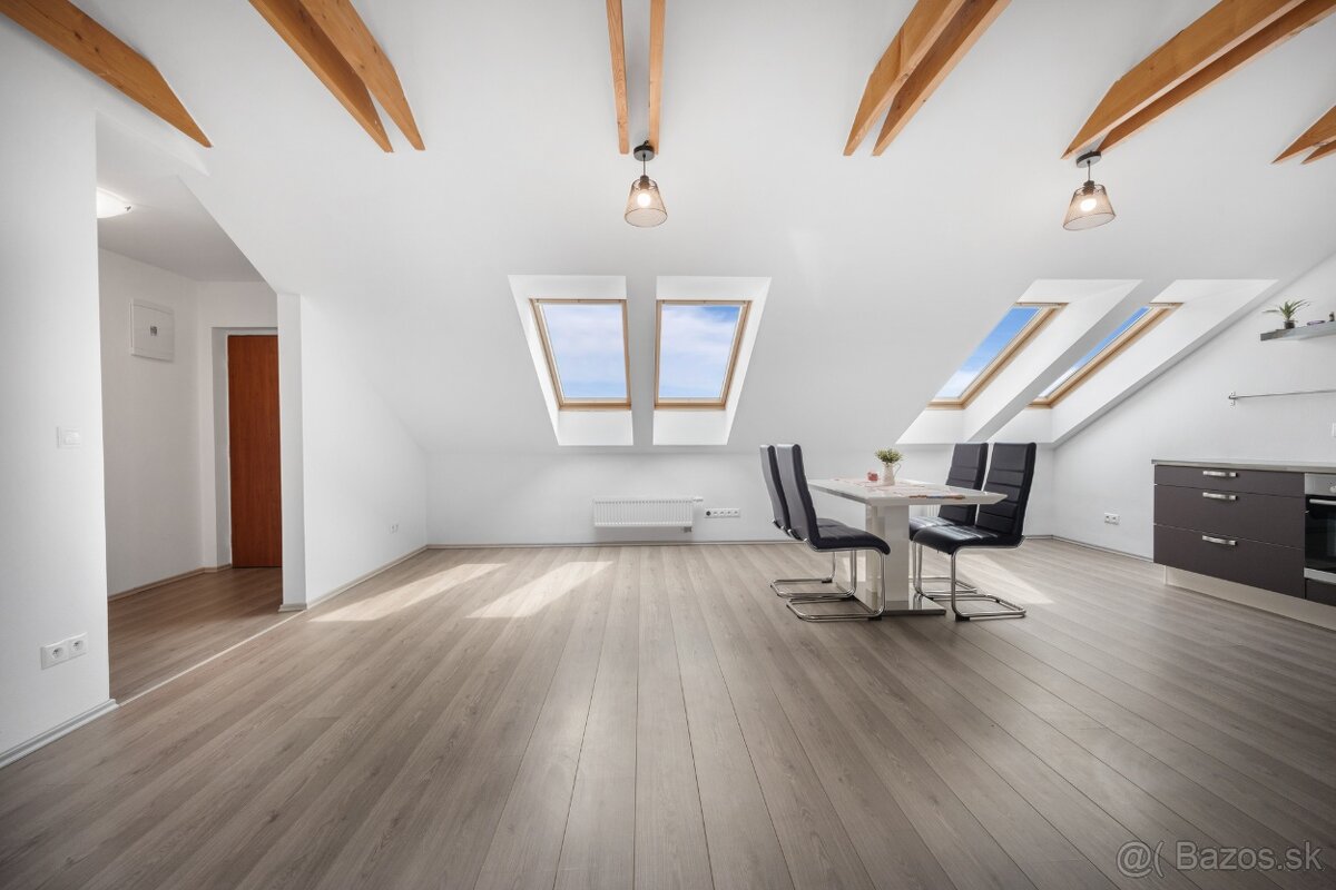 Podkrovný 1-izb. byt 48m2 s parkovacím miestom v Hamuliakove - 8