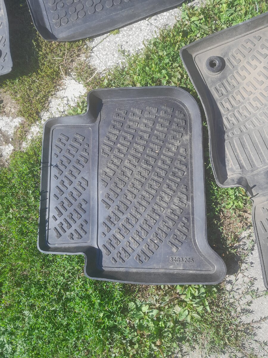 Gumové rohože a vaňa VOLKSWAGEN TOURAN - 8