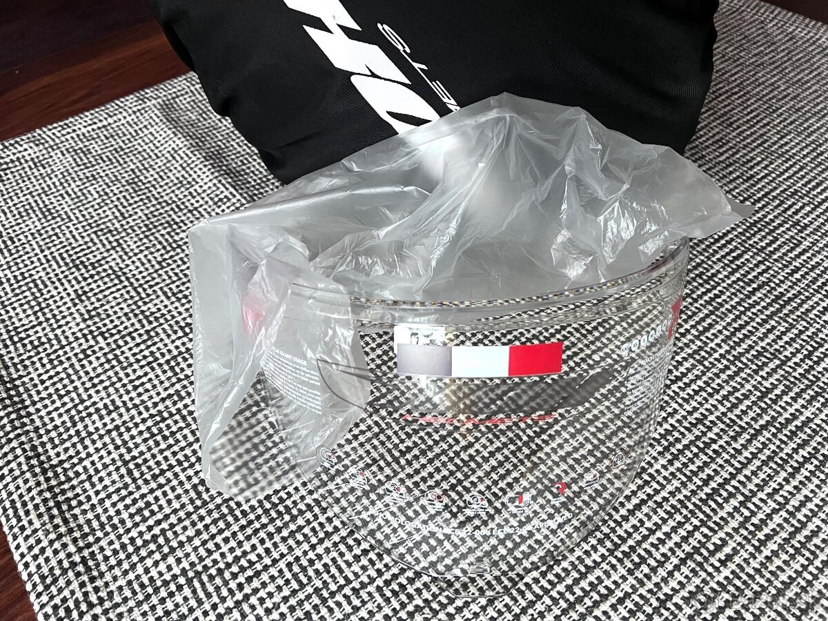 Prilba na motorku NOX - 8