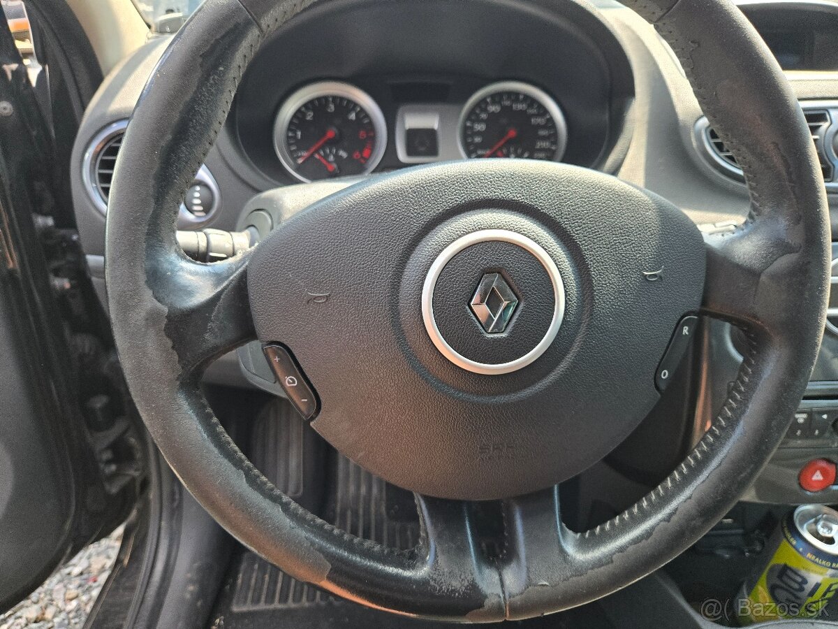 Renault Clio 1.5 dCi...pokazené - 8