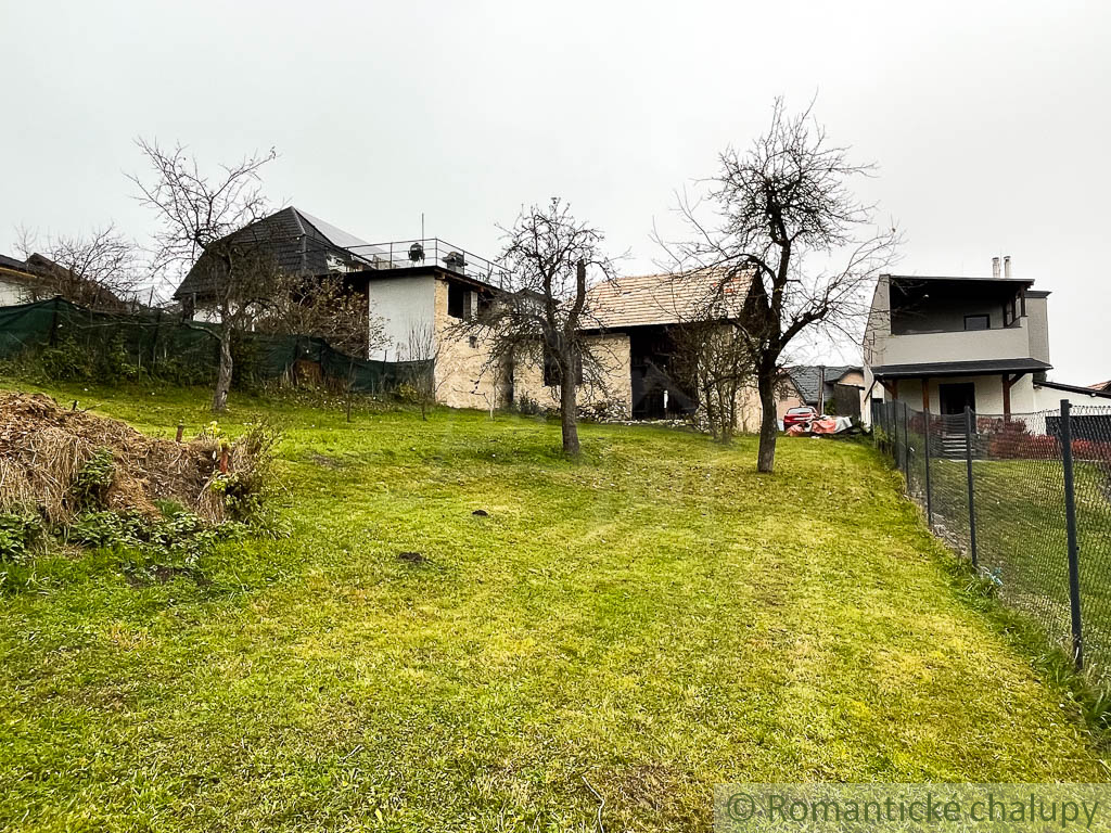 Rodinný dom / chalupa s veľkou záhradou v tichej obci Horn - 8