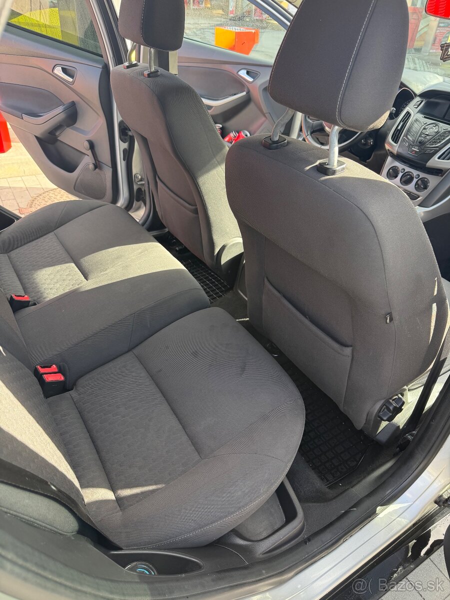 Predam Ford focus 1.0 ecobost 74kw benzín - 8