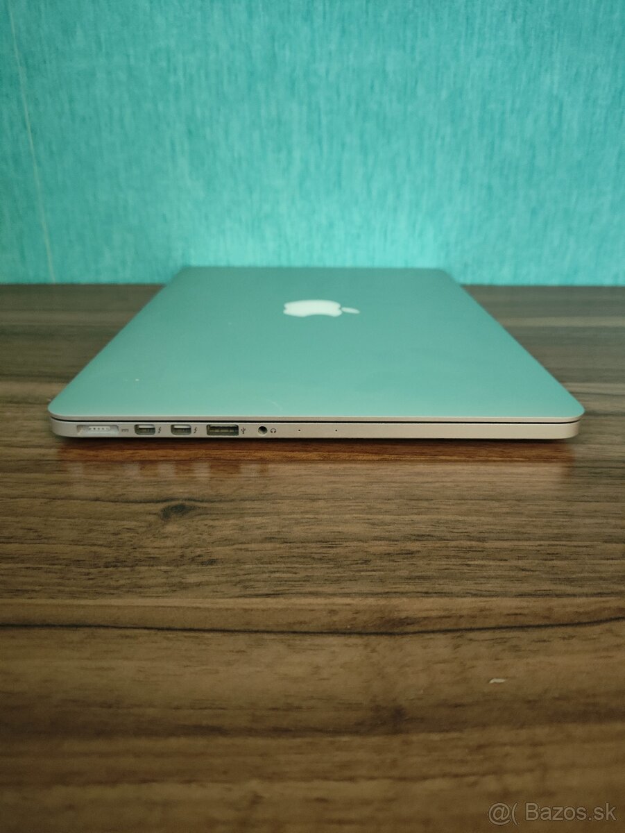 MacBook Pro 13 2015 | i5 • 8GB • 1TB SSD - 8