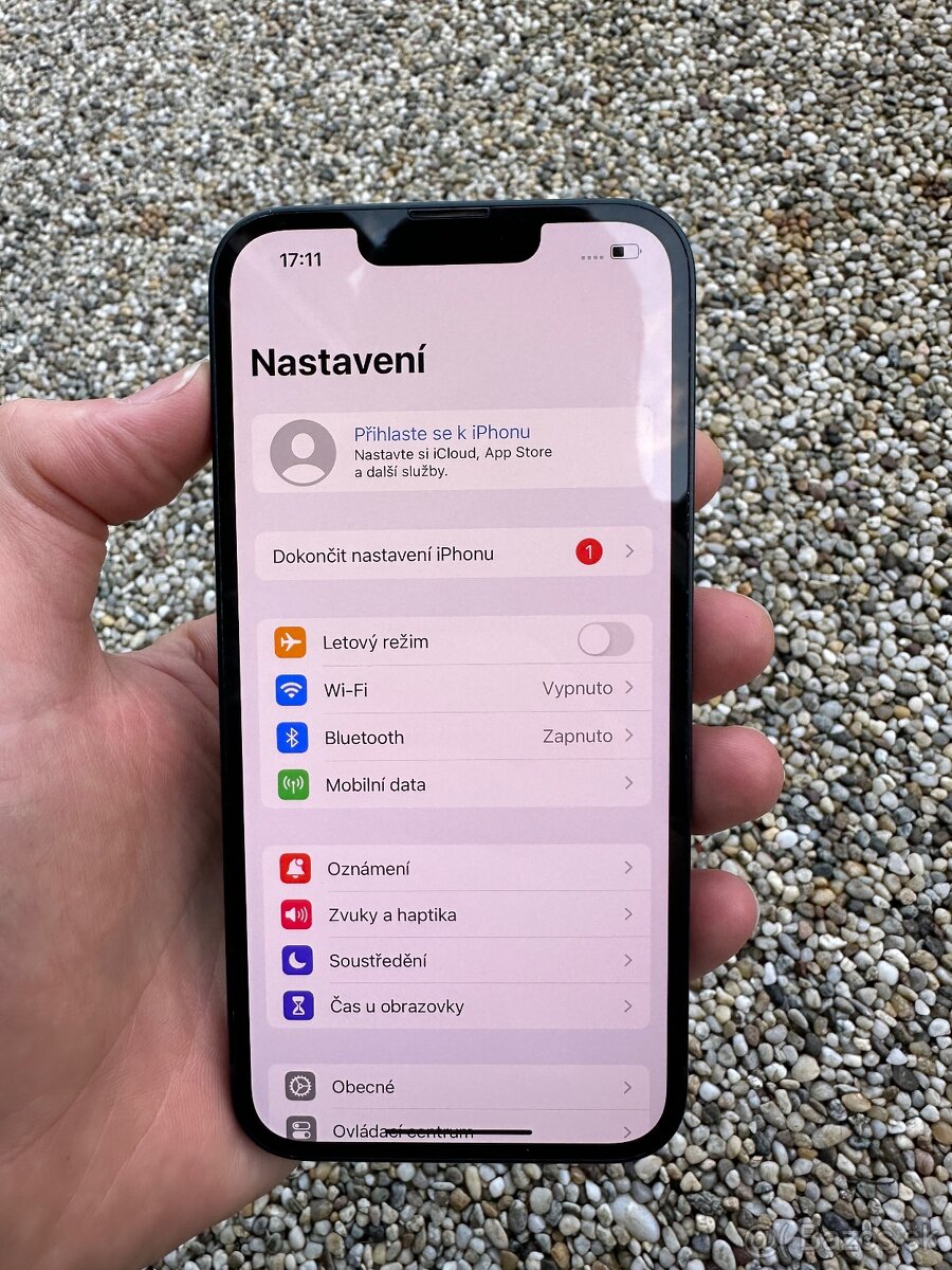 IPhone 14 - baterie 94% - 8