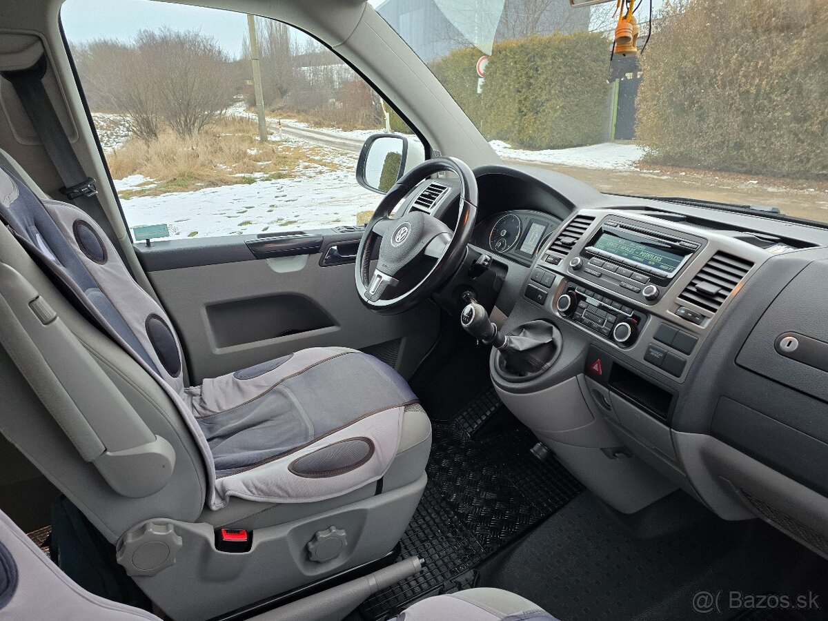 Volkswagen Caravelle 2,0TDi - 8
