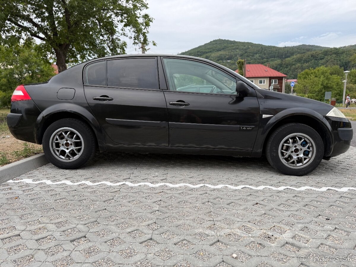 Renault Megane 1.4 - 8