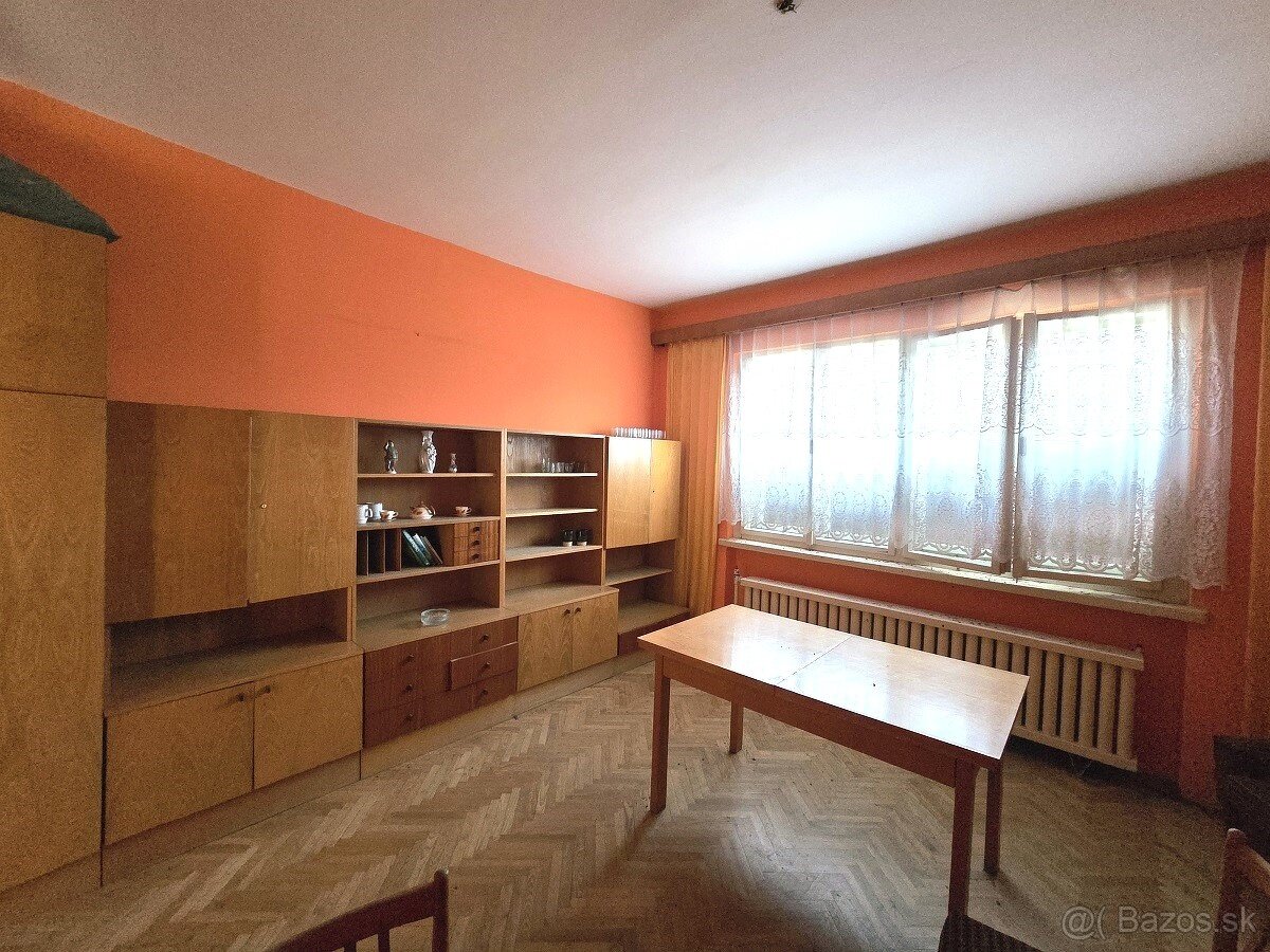 Na predaj rodinný dom v obci Trstice - 8