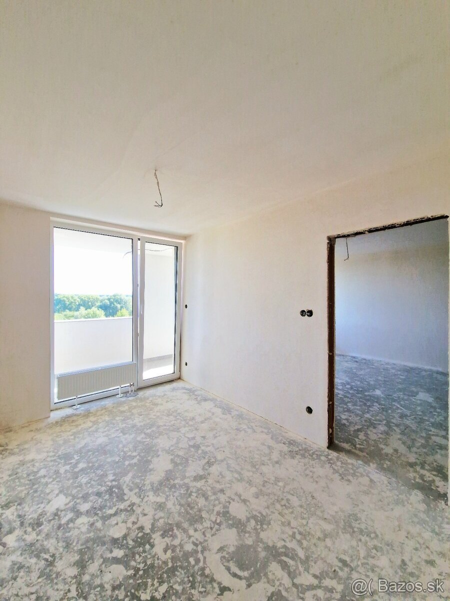 NOVOSTAVBA - PREDÁM 2 IZBOVÝ BYT S VEĽKOU LOGGIOU - 8