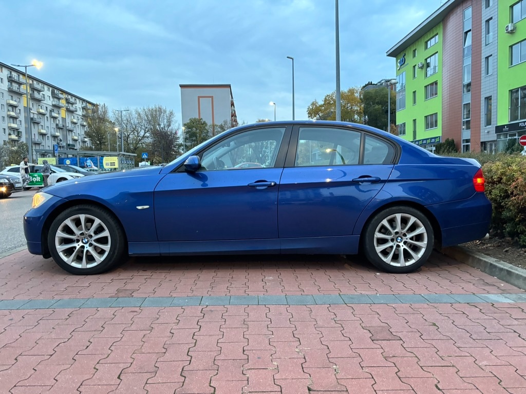 BMW 318i E90 95kW benzín na predaj - 8