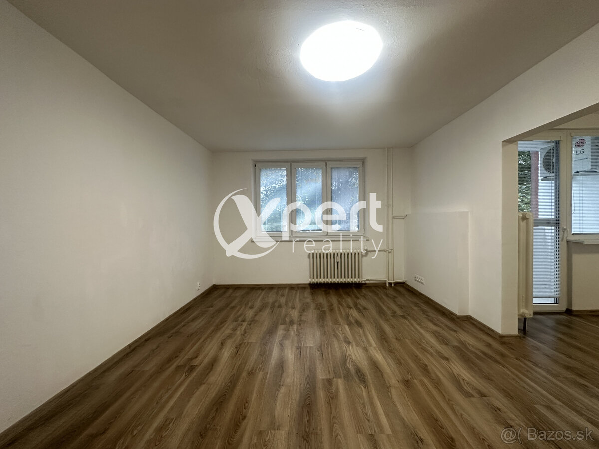 REZERVOVANÉ. Na predaj 3 izbový byt s loggiou - 8