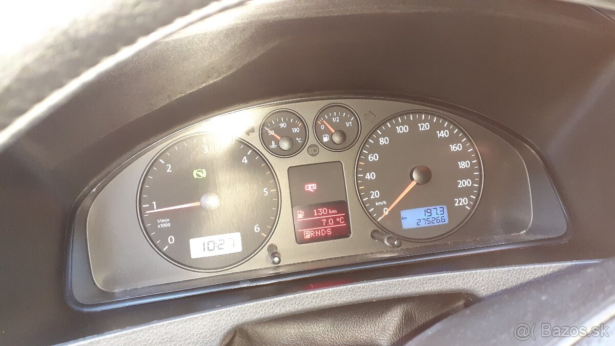 Volkswagen Caravelle - 8