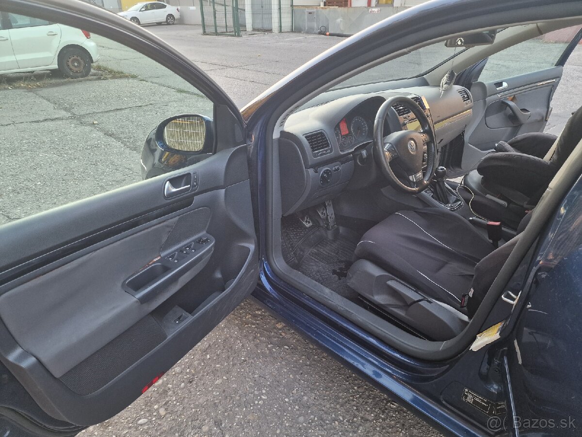 Volkswagen Golf - 8
