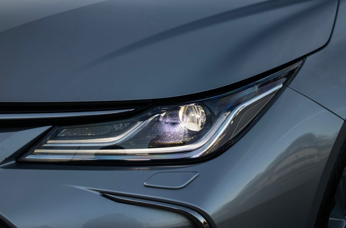 Toyota Corolla Sedan 1.8 Hybrid e-CVT - 8