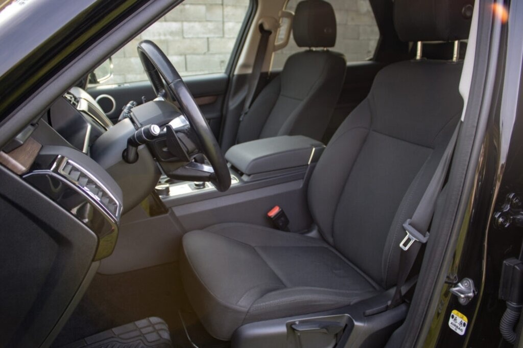 Land Rover Discovery 3.0 SDV6 SE - 8