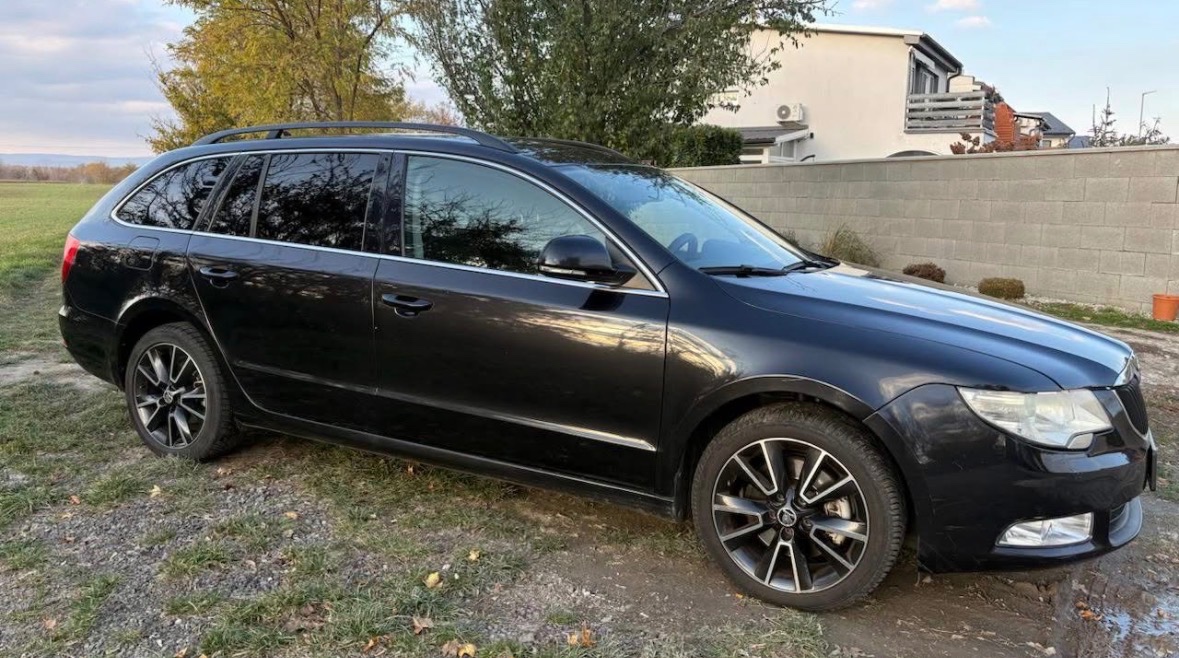 Predám Škodu Superb 2010 Combi - 8