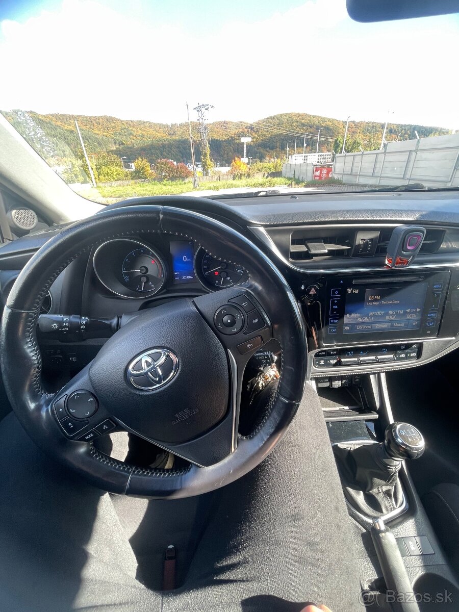 Toyota auris 1.2 turbo - 8