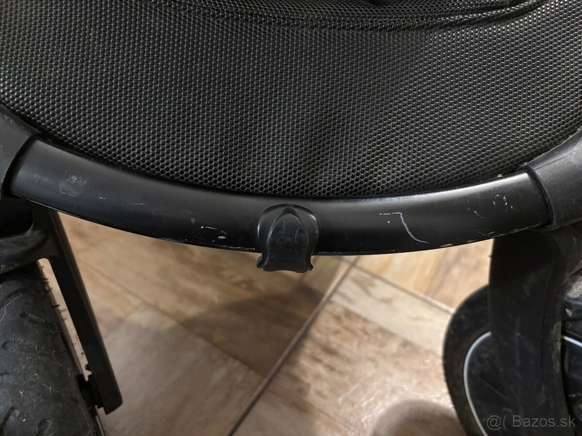 Pettite&mars street + - 8