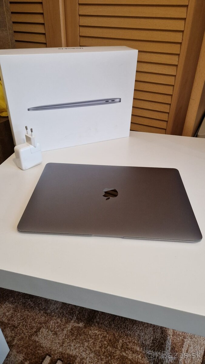 Predám - MacBook Air M1 13", 16GB, 256GB SSD - 8