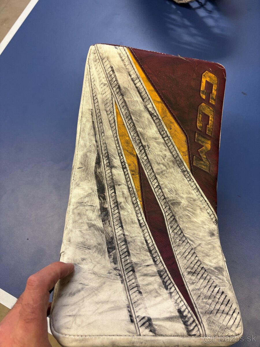 CCM AXIS XF PRO brankársky set - 8