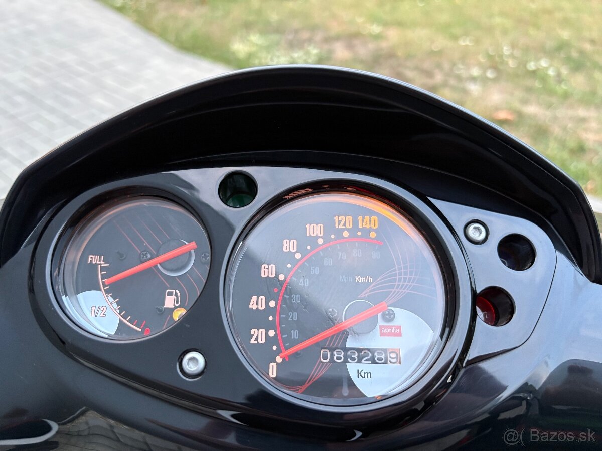 Aprilia SR 125 - 8