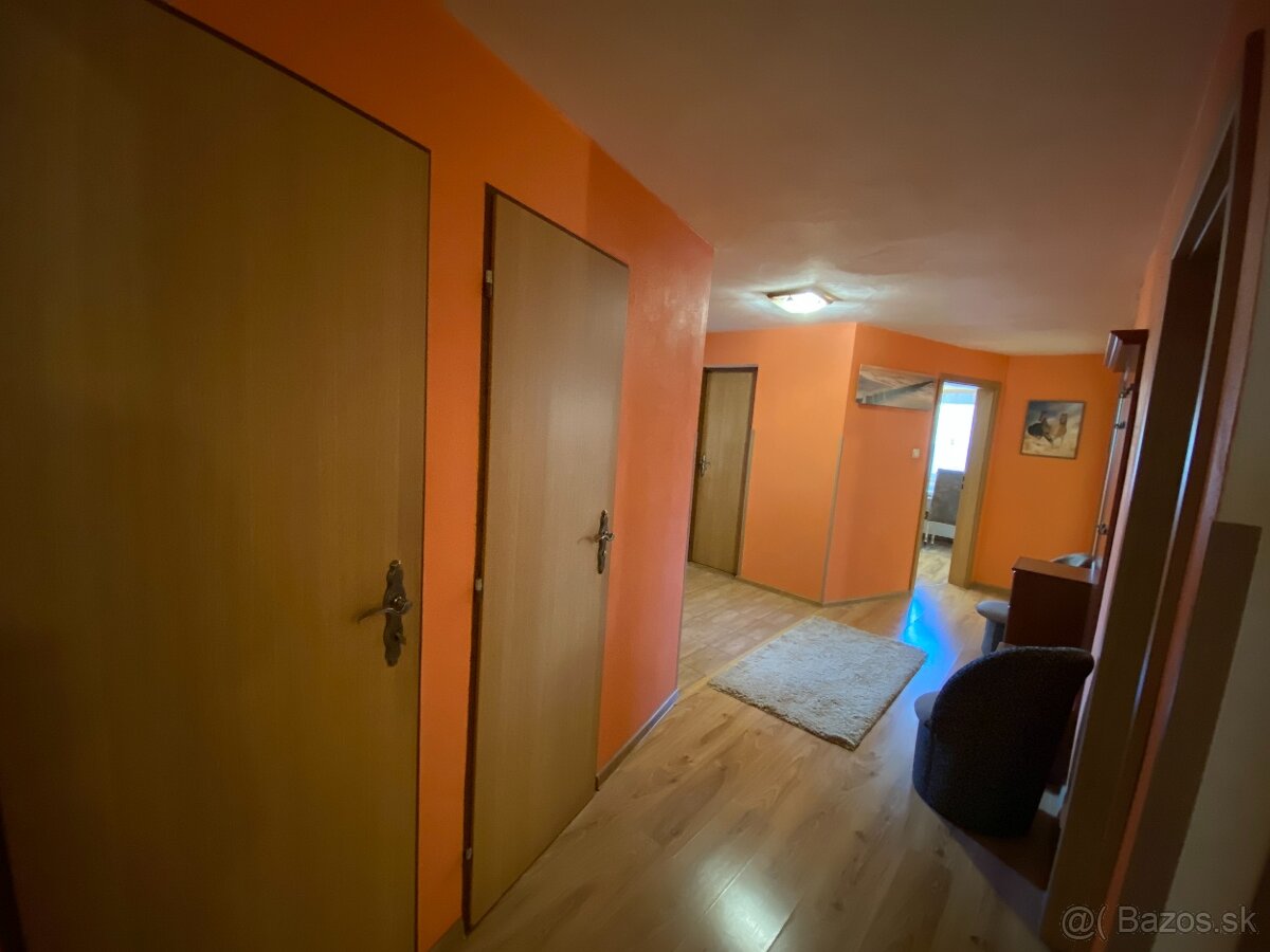 Bývanie v dome blízko centra mesta Lučenec - 8
