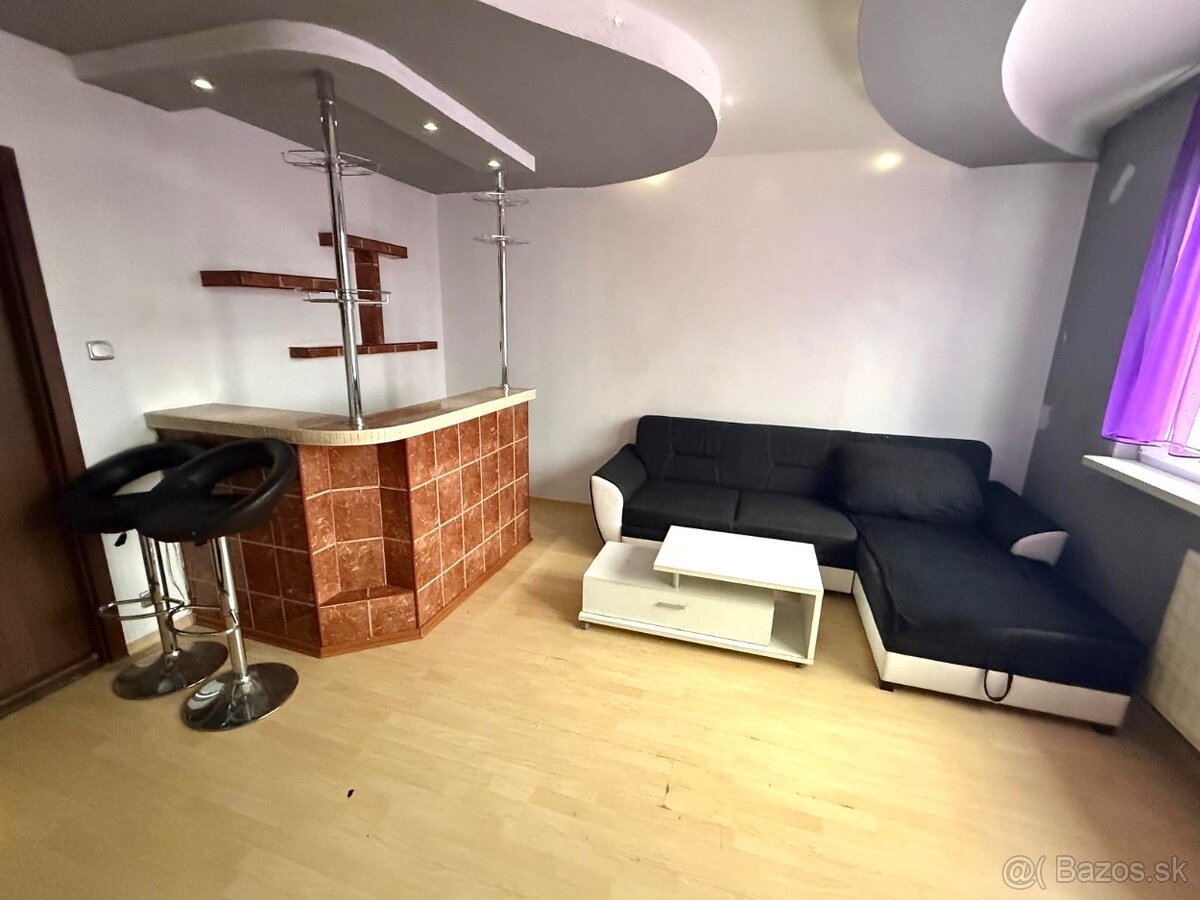 ZACHOVALÝ 3-IZBOVÝ BYT na Rozkvete, Považská Bystrica (64 m² - 8