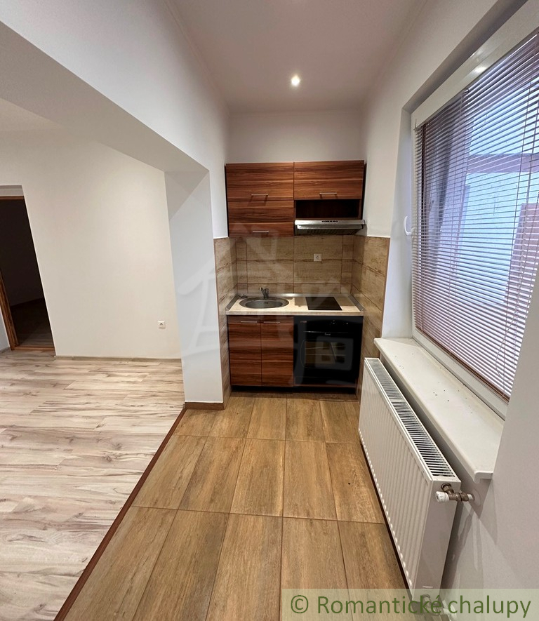 Priestranný rodinný dom v Kolárove – ideálne bývanie aj in - 8