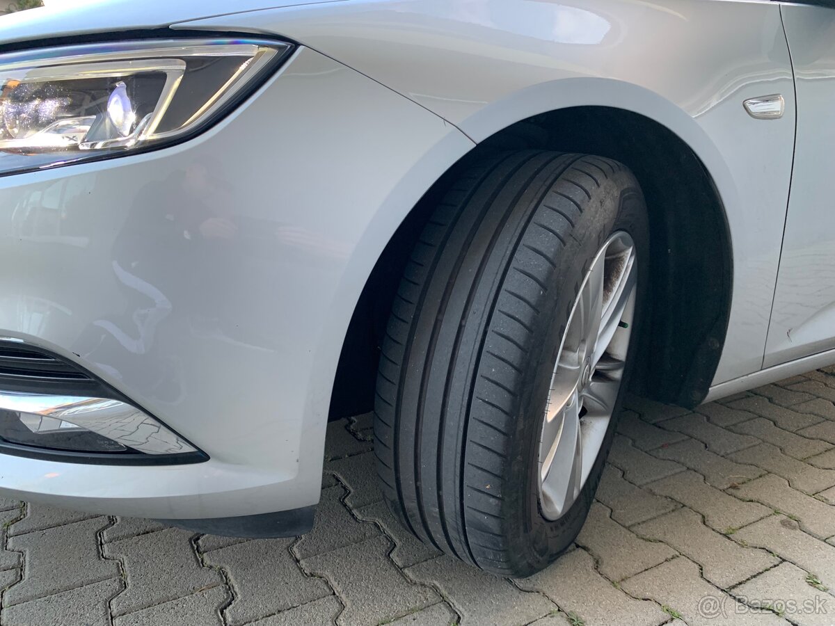 Opel Insignia 2.0 CDTI automat , sedan.125 kWt r.v.2020. DPH - 8