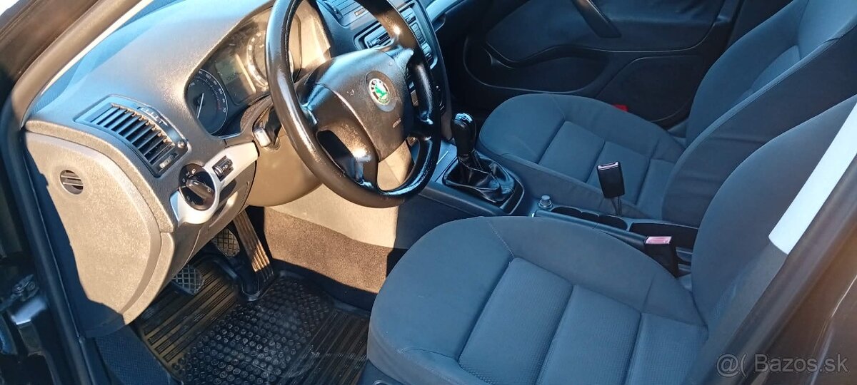 Škoda Octavia 2 1.6 benzín 75kw - 8