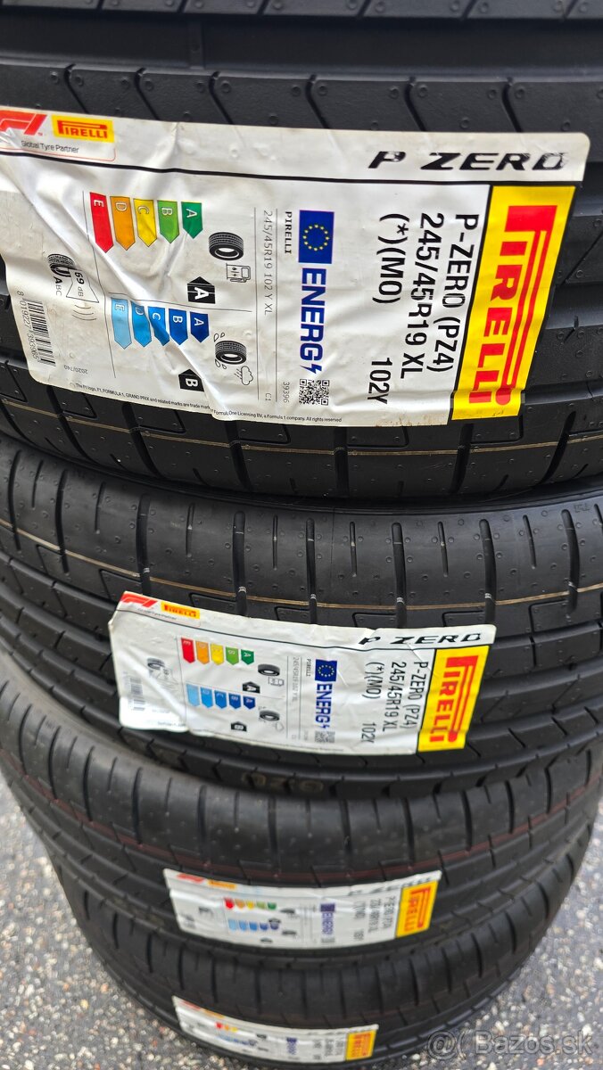 245/45R19 - 8