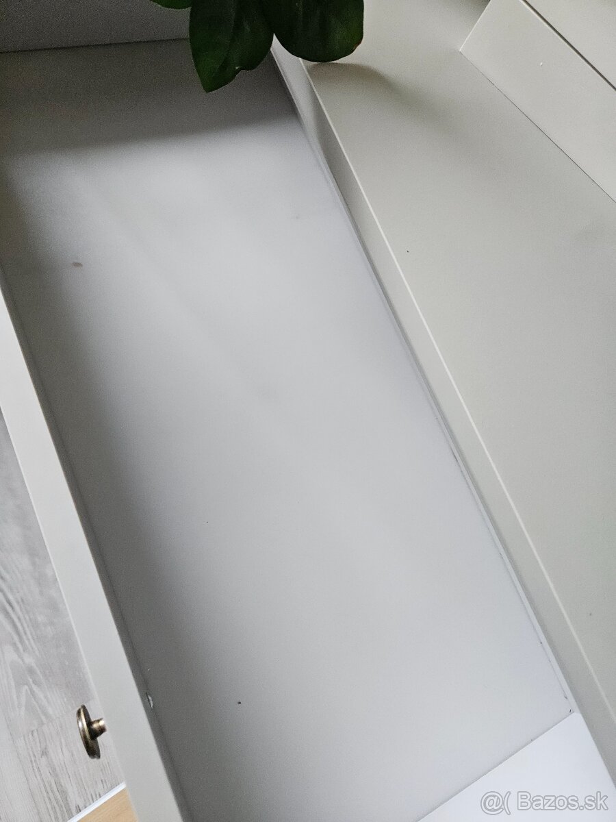 Trojšuflíková komóda - 8