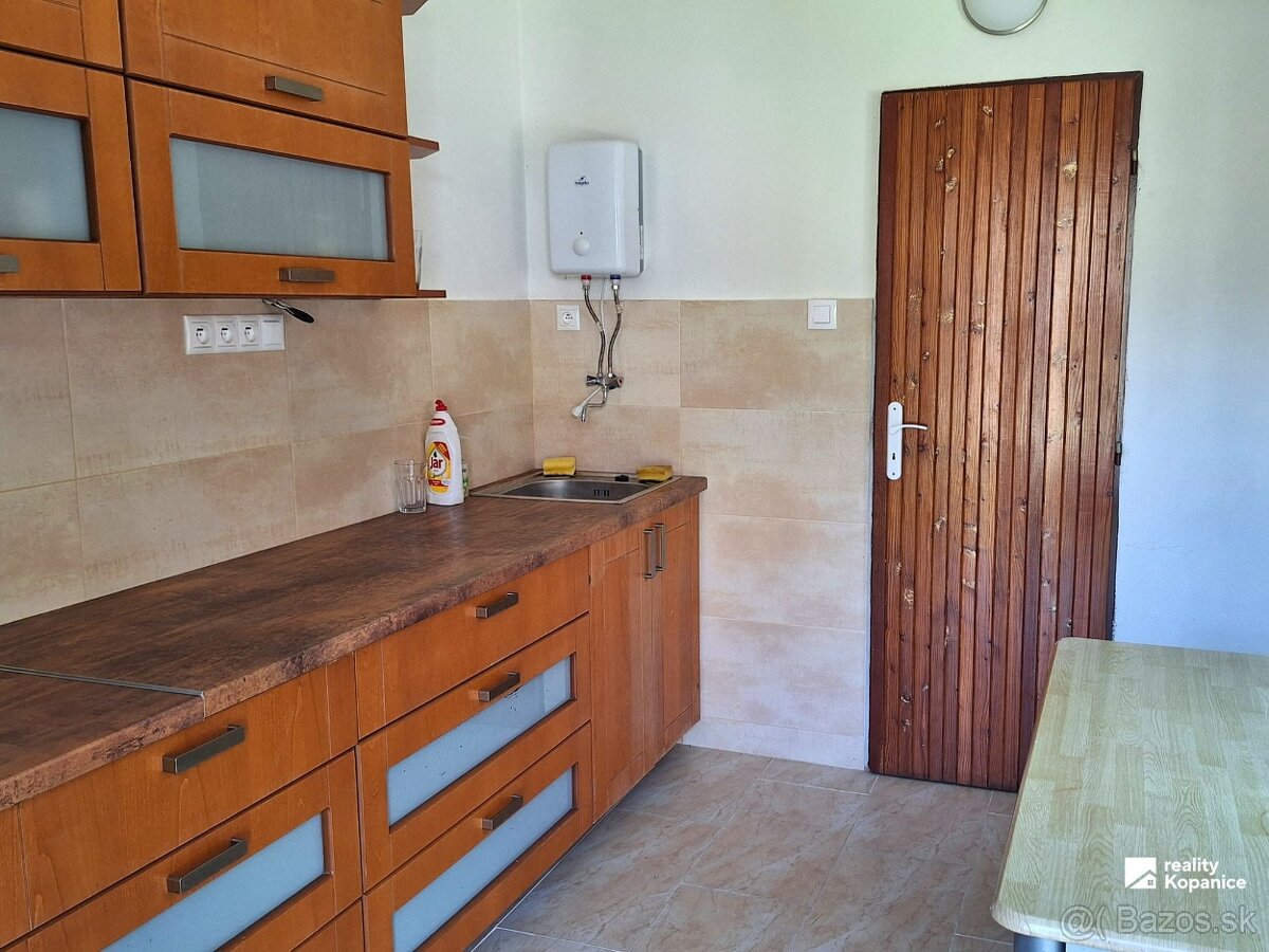 Veľký rodinný dom, chalupa Kostolné - 8