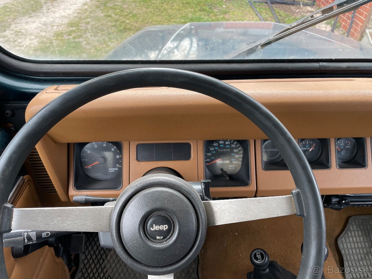Predám Jeep Wrangler 2,5i - 8