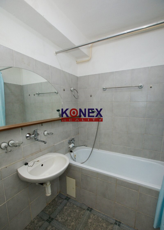 NA PREDAJ 2-izbový byt na Palárikovej ul. v Snine - 8