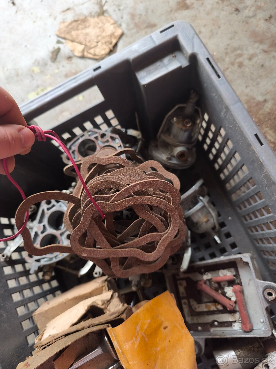 Karburátory , regulator napätia, ventily a iné - 8