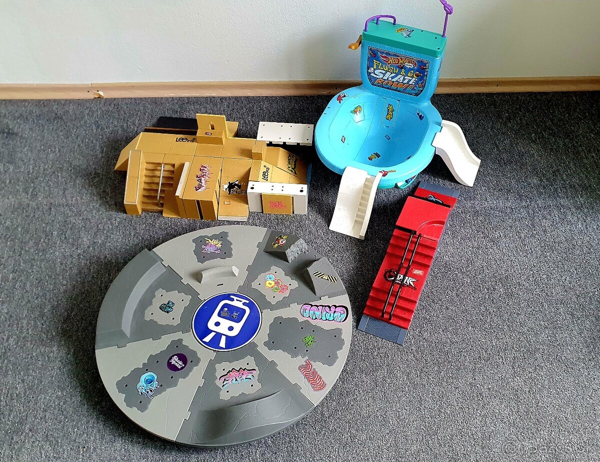 Hot Wheels, Tech Deck, Nerf, Minecraft - 8