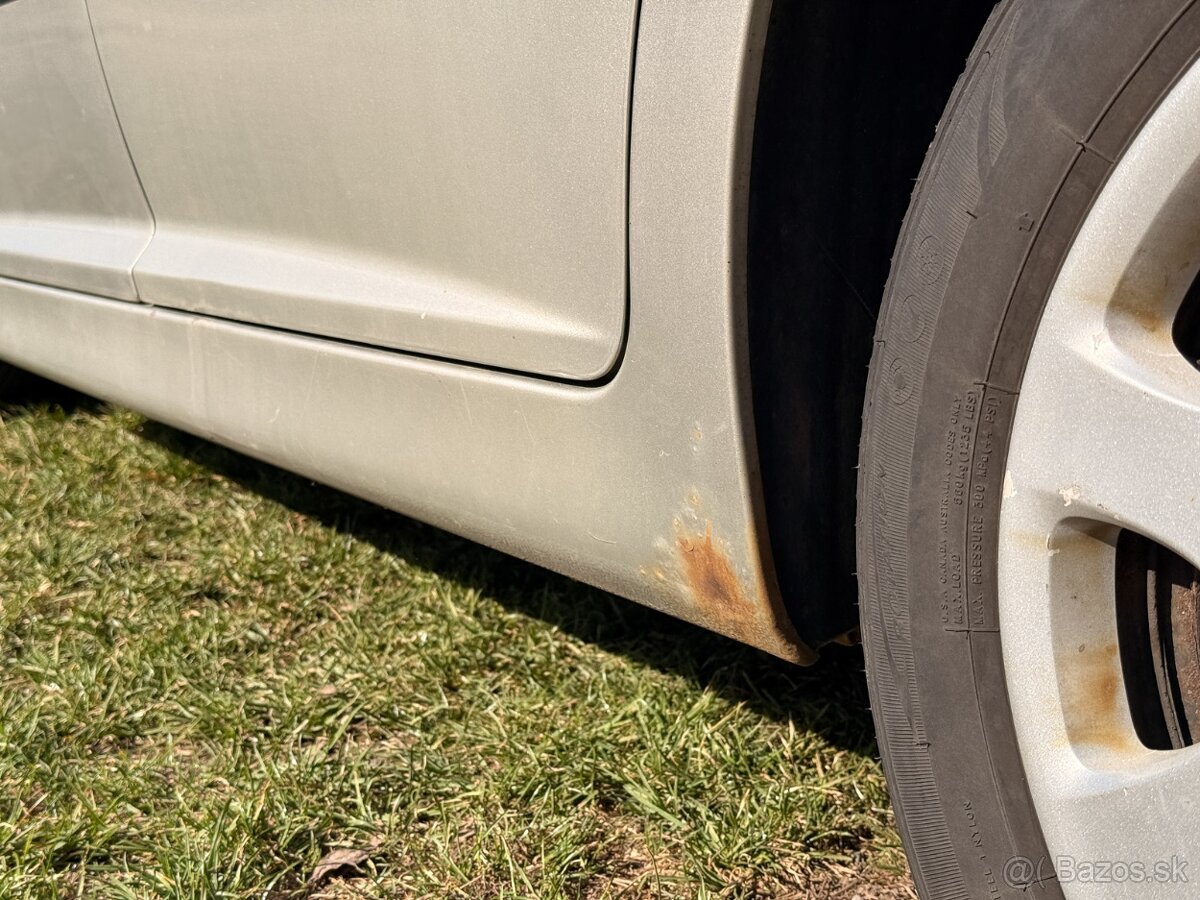 Peugeot 207 (2009) - 8