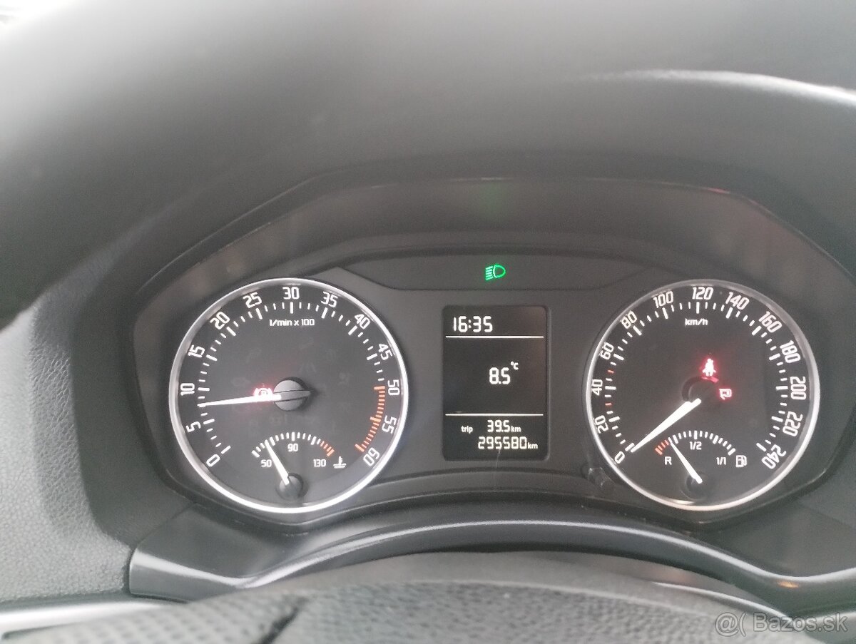 Škoda Octavia Combi 1.6 TDI CR DPF - 8