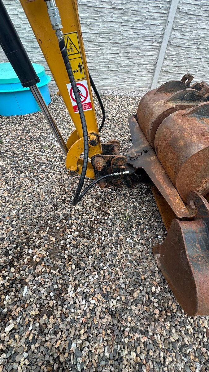 Pásový minibagr CAT 303.5 ECR - 8